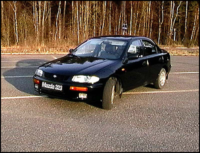 Mazda 323, r.v.1995, 1.8i, najeto 164 000 km,  ABS, 2x AirBag,  pevodovka manuln, klima, centrln zam. DO,  dlen zadn sedadla, nastaviteln volant, alarm (Piranha), imobilizr,  rdio KENWOOD, servo, el. okna, el. vyhvan zrctka, katalyztor zen, otkomr, pdavn svtlomety, zadn spoiler 